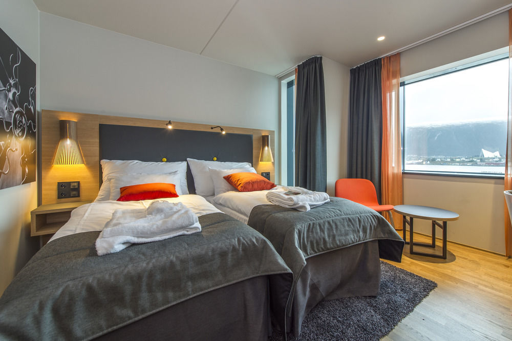 Hotel Clarion The Edge 4*